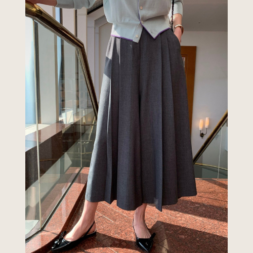 Pleated Wide Pants with Elastic Waist – Tailored Comfort Trousers