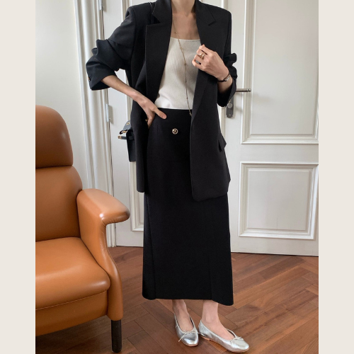 Button Office Midi Skirt — Refined Structure, Effortless Versatility