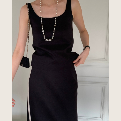Sleeveless Basic Tank Top –Layering Essential