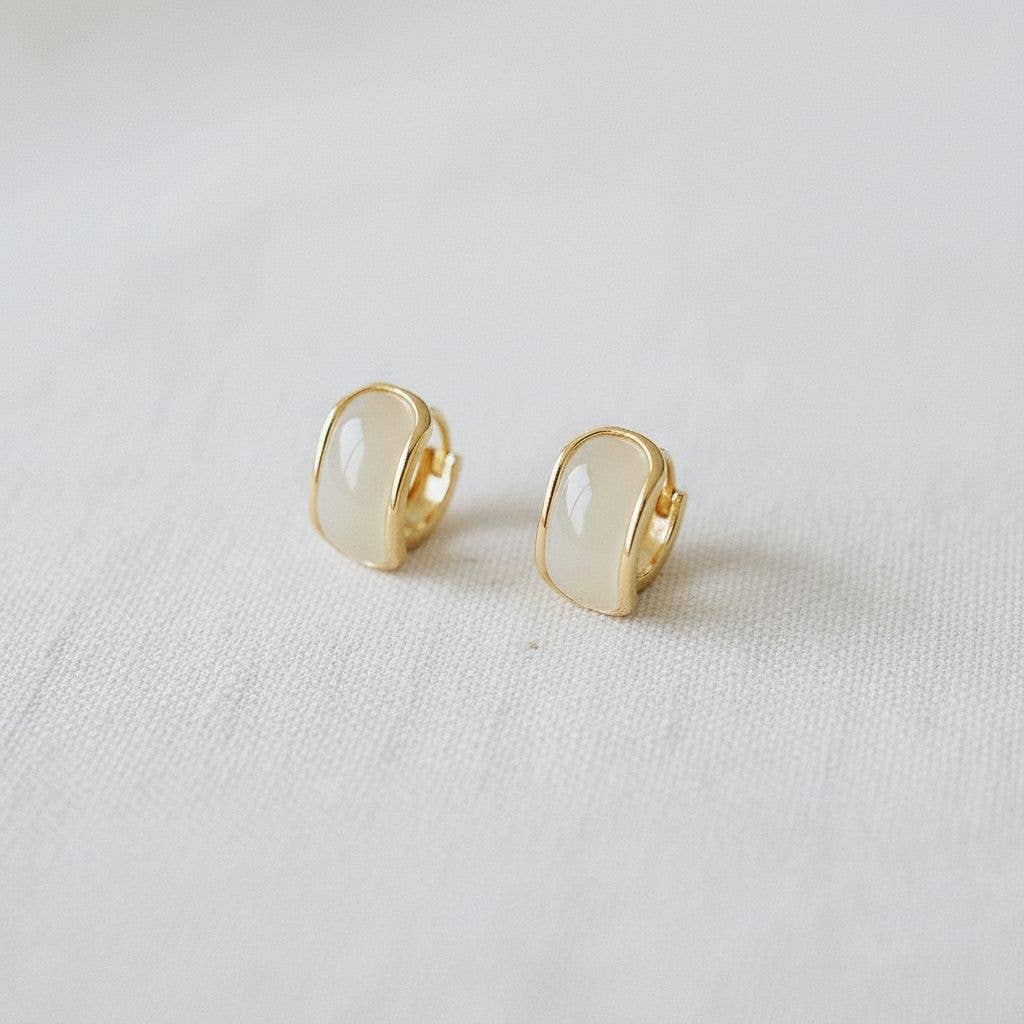 Vintage Inspired Cat Eye Stud Earrings